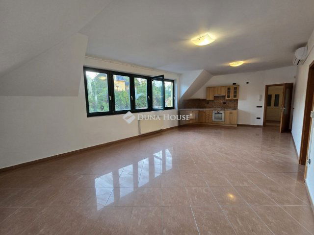 Eladó téglalakás, Veszprémben, Jókai Mór utcában 129 M Ft