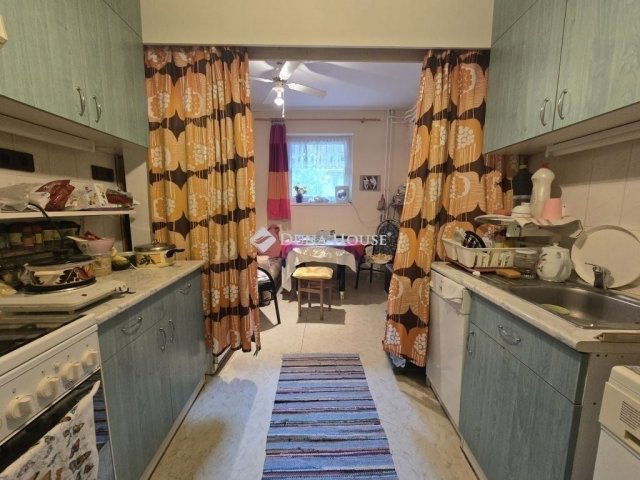 Eladó téglalakás, Pécsett 68.9 M Ft, 4 szobás