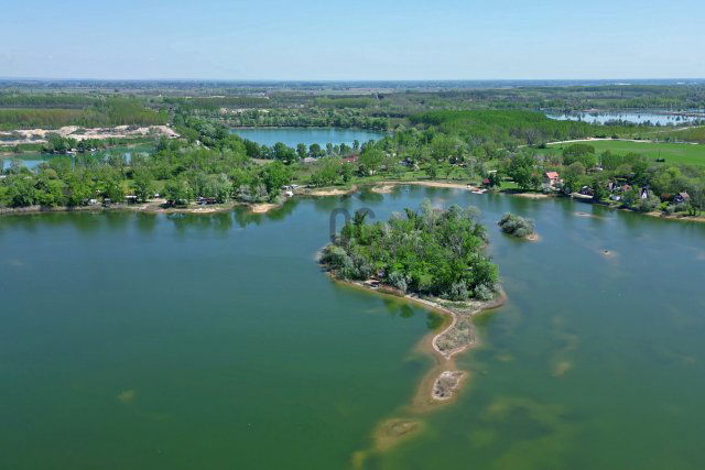 Eladó ipari ingatlan, Délegyházán 350 M Ft
