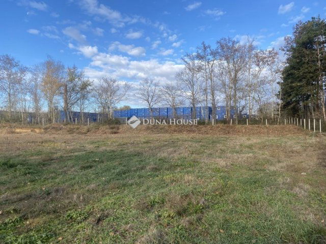 Eladó ipari ingatlan, Pakson 115 M Ft / költözzbe.hu