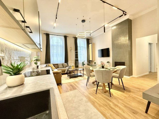 Eladó téglalakás, Budapesten, VII. kerületben, Erzsébet körúton