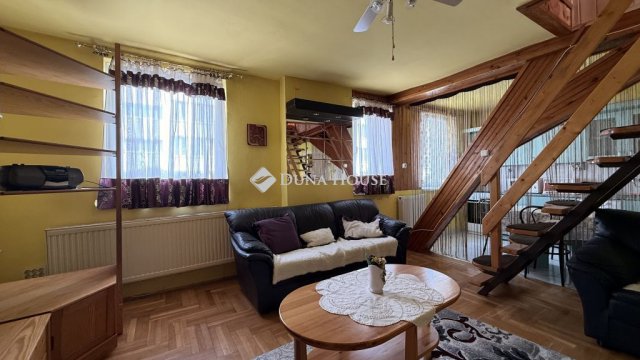Eladó téglalakás, Kaposváron 44.5 M Ft, 3 szobás