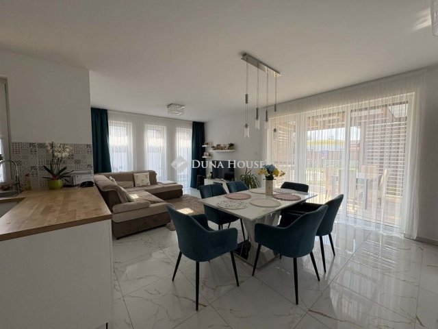 Eladó családi ház, Lajosmizsén 99.5 M Ft, 5 szobás