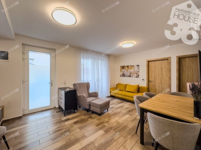 Eladó téglalakás, Kecskeméten 66 M Ft, 3 szobás