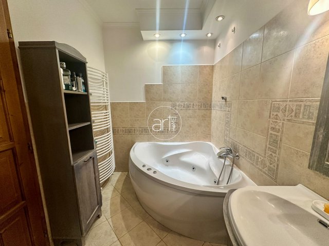 Kiadó téglalakás, albérlet, Szegeden 330 E Ft / hó, 4 szobás