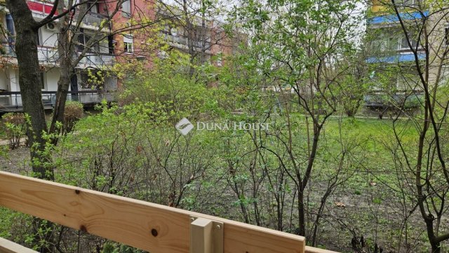 Eladó panellakás, Budapesten, III. kerületben, Kadosa utcában