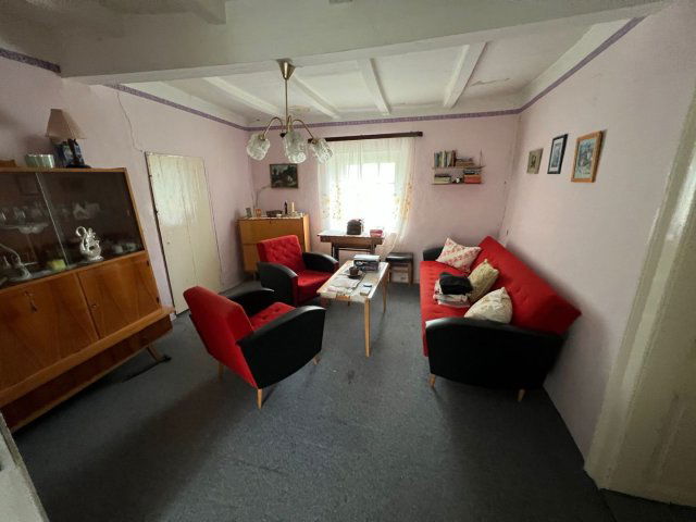 Eladó családi ház, Szarvason 7.5 M Ft, 2 szobás