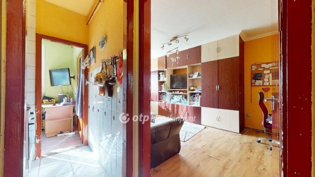 Eladó panellakás, Miskolcon 24.4 M Ft, 1+1 szobás