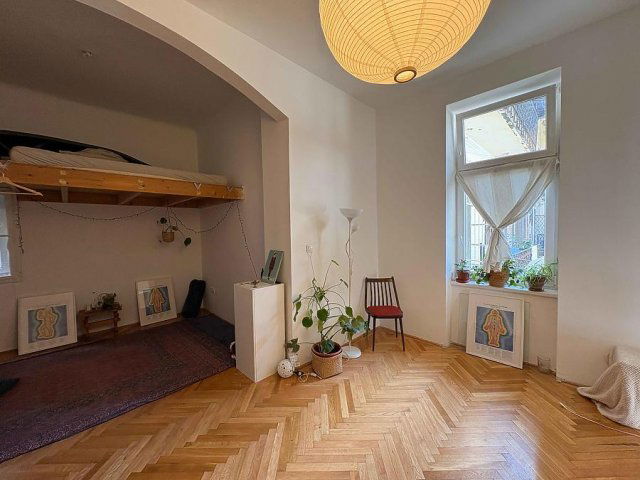 Eladó téglalakás, Budapesten, VI. kerületben, Weiner Leó utcában