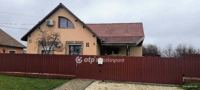 Eladó családi ház, Tápiószelén 99.9 M Ft, 3+1 szobás