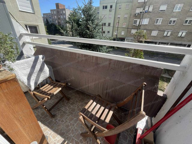 Eladó panellakás, Tatabányán 40.99 M Ft, 1+2 szobás