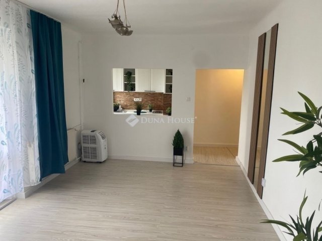 Eladó téglalakás, Budapesten, XI. kerületben 65 M Ft, 1 szobás