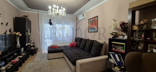 Eladó téglalakás, Budapesten, XVIII. kerületben, Dolgozó úton