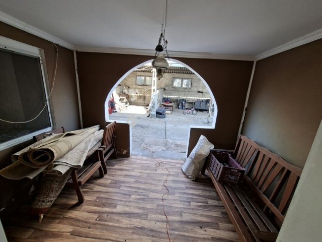 Eladó családi ház, Pilisen 80 M Ft, 10 szobás
