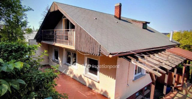 Eladó családi ház, Győrújbaráton 95.9 M Ft, 2+1 szobás