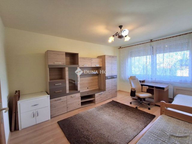 Kiadó téglalakás, albérlet, Debrecenben 270 E Ft / hó, 3 szobás