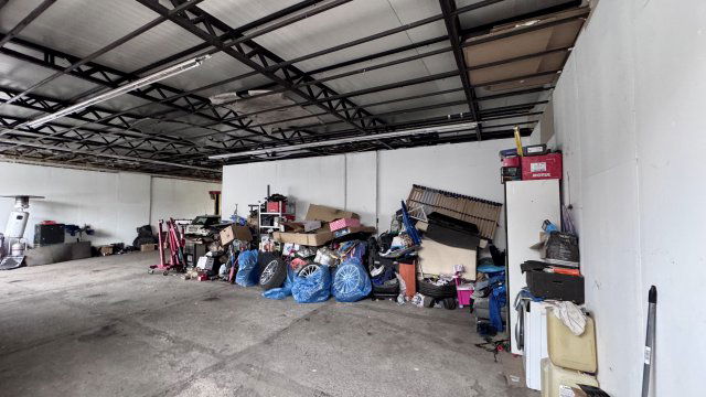 Kiadó ipari ingatlan, Székesfehérvárott 230 E Ft / hó, 2 szobás