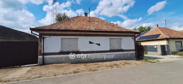 Eladó családi ház, Császártöltésen 12.9 M Ft, 4 szobás
