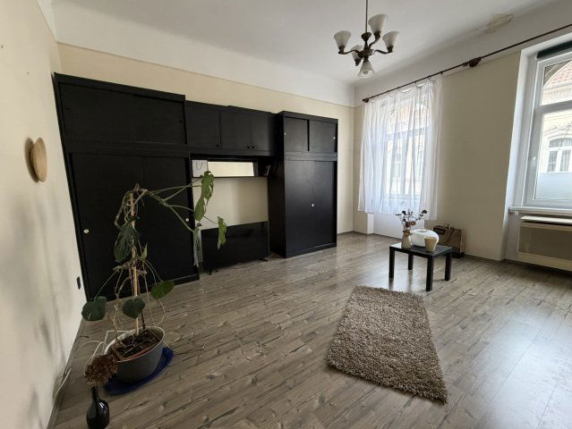 Eladó téglalakás, VII. kerületben, Alsó erdősor utcában