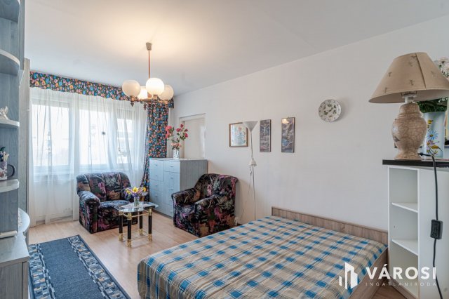 Eladó panellakás, Szegeden 59.9 M Ft, 3 szobás