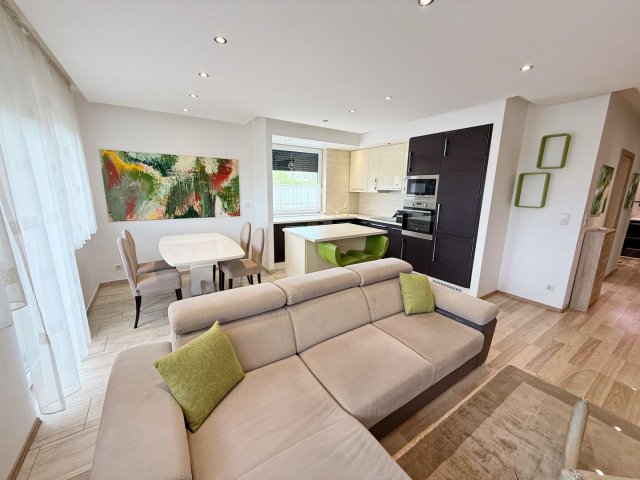 Kiadó téglalakás, albérlet, Debrecenben 320 E Ft / hó, 3 szobás