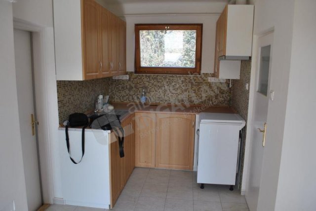 Kiadó családi ház, albérlet, XXII. kerületben, Tövis utcában