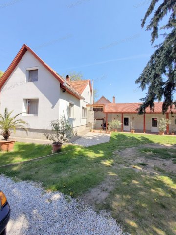 Eladó családi ház, Jászberényben 135 M Ft, 4 szobás