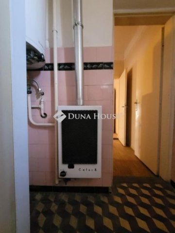 Eladó családi ház, Vecsésen 57.9 M Ft, 2 szobás