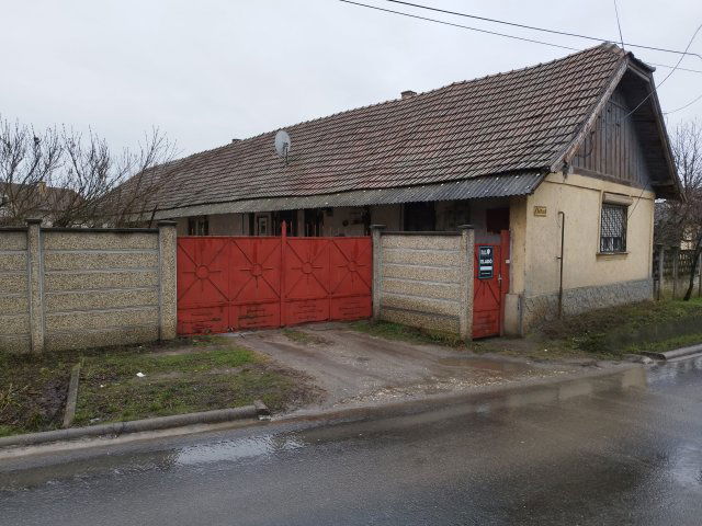 Eladó családi ház, Turán 29.9 M Ft, 3 szobás