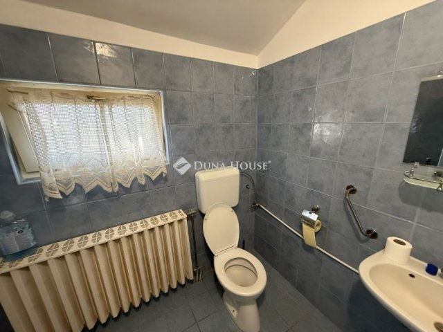 Eladó családi ház, Kecskeméten 79.9 M Ft, 6 szobás