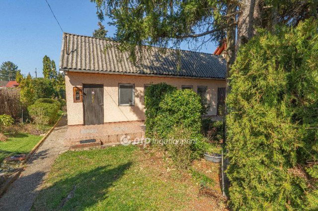 Eladó családi ház, Velencén 47 M Ft, 2 szobás