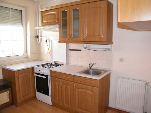 Eladó téglalakás, Pápán, Vásár utcában 35.5 M Ft, 2 szobás