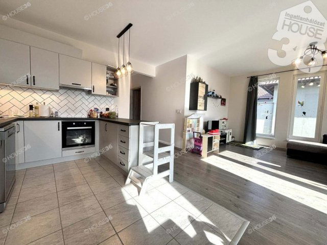 Eladó családi ház, Kecskeméten 85.9 M Ft, 4 szobás