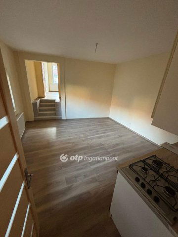 Kiadó téglalakás, albérlet, Egerben 250 E Ft / hó, 2 szobás