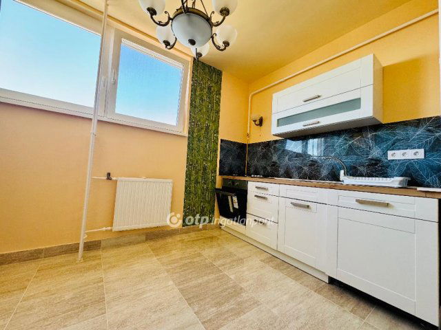 Eladó panellakás, Debrecenben 72.9 M Ft, 2 szobás