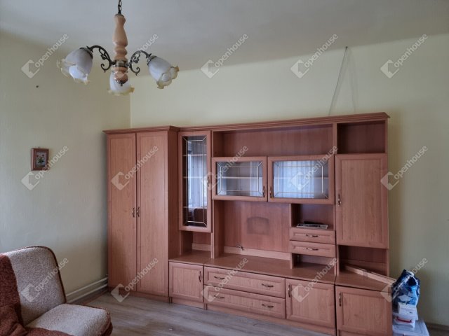 Eladó családi ház, Nyúlon 57.2 M Ft, 2 szobás