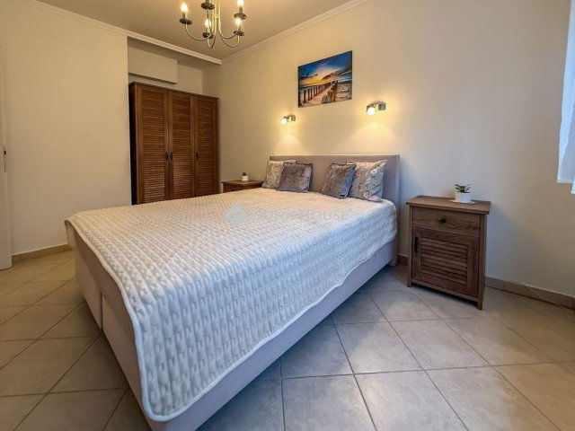 Eladó téglalakás, Siófokon 108.8 M Ft, 2 szobás