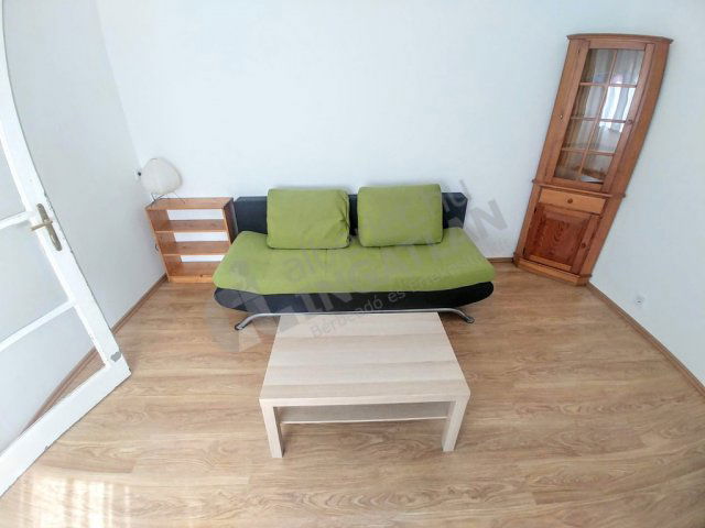 Kiadó téglalakás, albérlet, I. kerületben, Attila úton