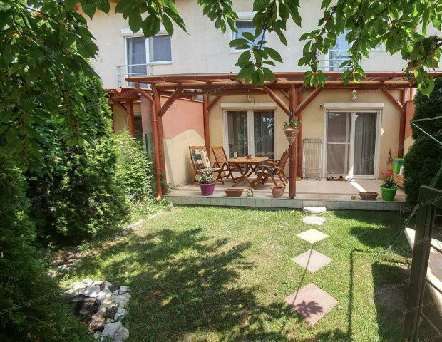 Eladó téglalakás, Tatabányán 121.9 M Ft, 4 szobás