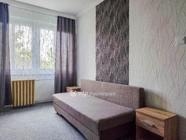 Kiadó téglalakás, albérlet, Debrecenben 200 E Ft / hó, 2 szobás