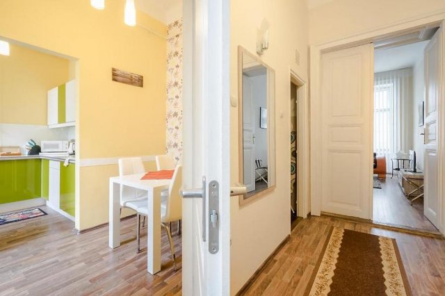 Kiadó téglalakás, albérlet, Budapesten, V. kerületben, 2 szobás