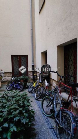 Eladó üzlethelyiség, Budapesten, VI. kerületben 190 M Ft