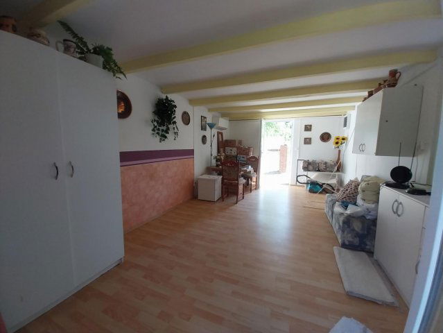 Eladó nyaraló, Tatabányán 19.9 M Ft, 1 szobás