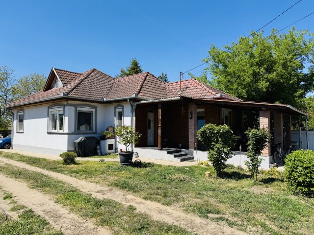 Eladó családi ház, Sárándon 74.8 M Ft, 2 szobás
