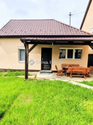 Eladó családi ház, Kerepesen 115 M Ft, 3 szobás