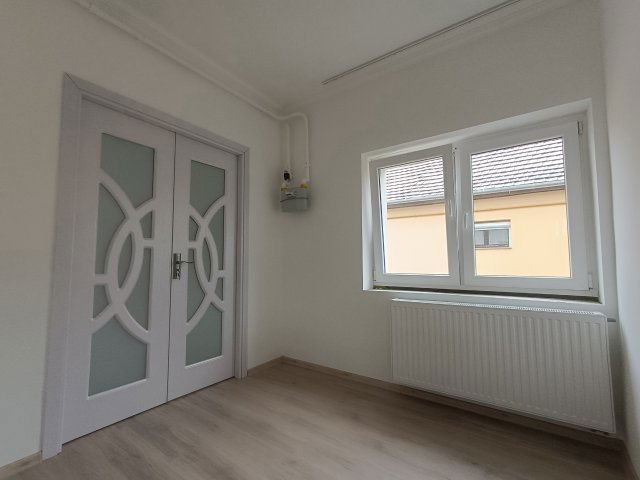 Eladó családi ház, Dombóváron 32.999 M Ft, 2 szobás