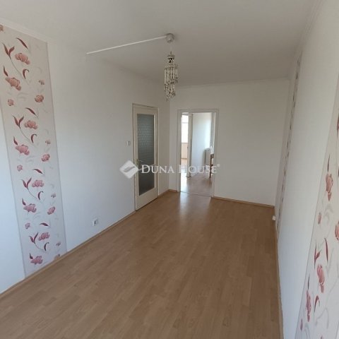 Eladó panellakás, Debrecenben 62 M Ft, 4 szobás