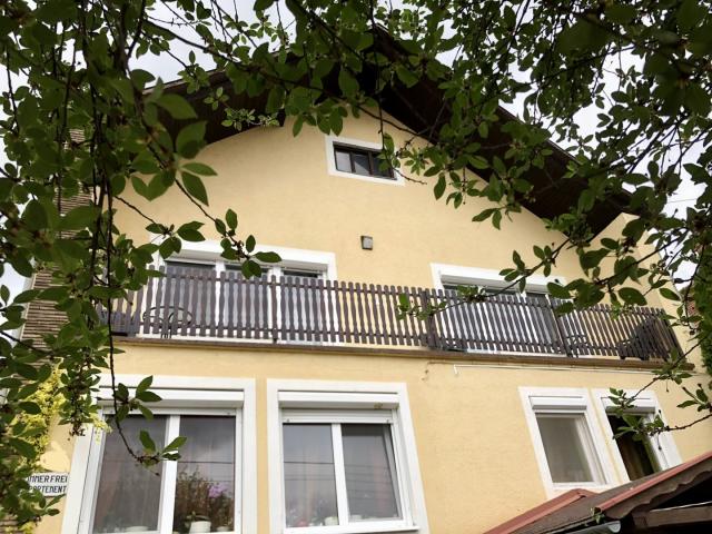 Eladó családi ház, Hévízen 99.9 M Ft, 6 szobás