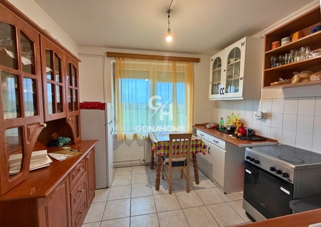 Eladó panellakás, Hajmáskéren 26.99 M Ft, 1+1 szobás