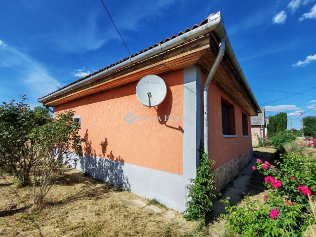 Eladó családi ház, Magyarkeszin 34.5 M Ft, 5 szobás